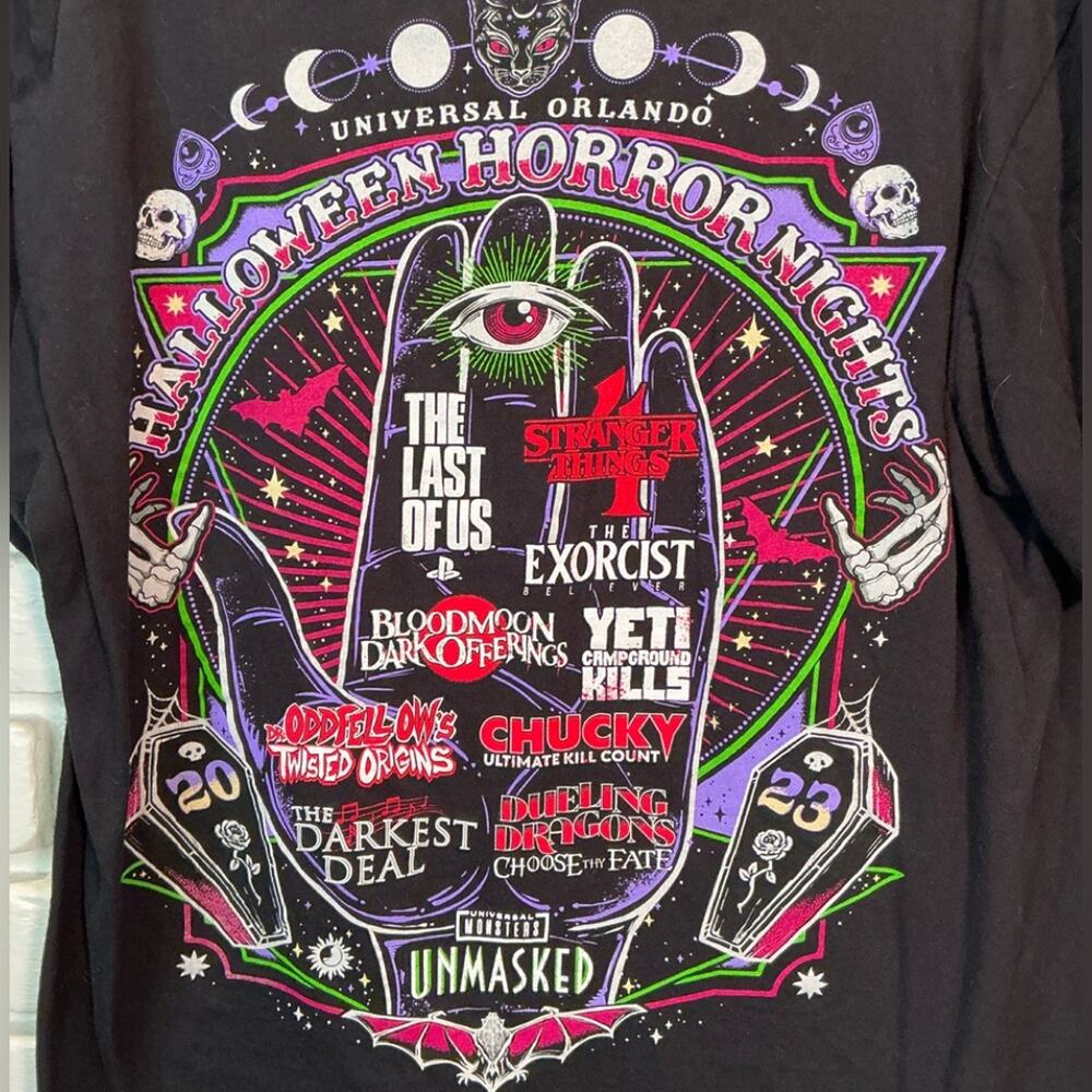 Halloween Horror Night 2023 Graphic T-shirt Unisex Medium